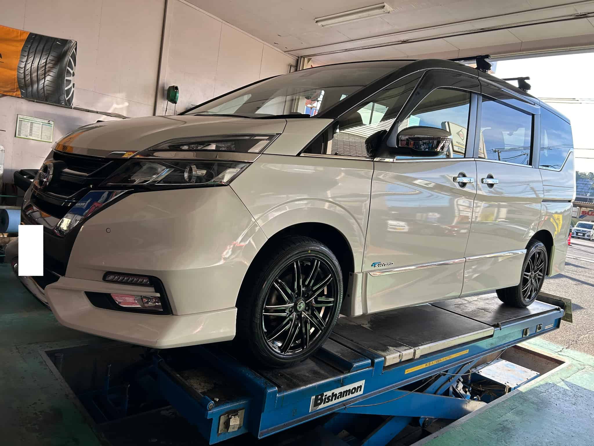 ブリヂストン　プレイズPX-RVⅡ　日産セレナへの画像