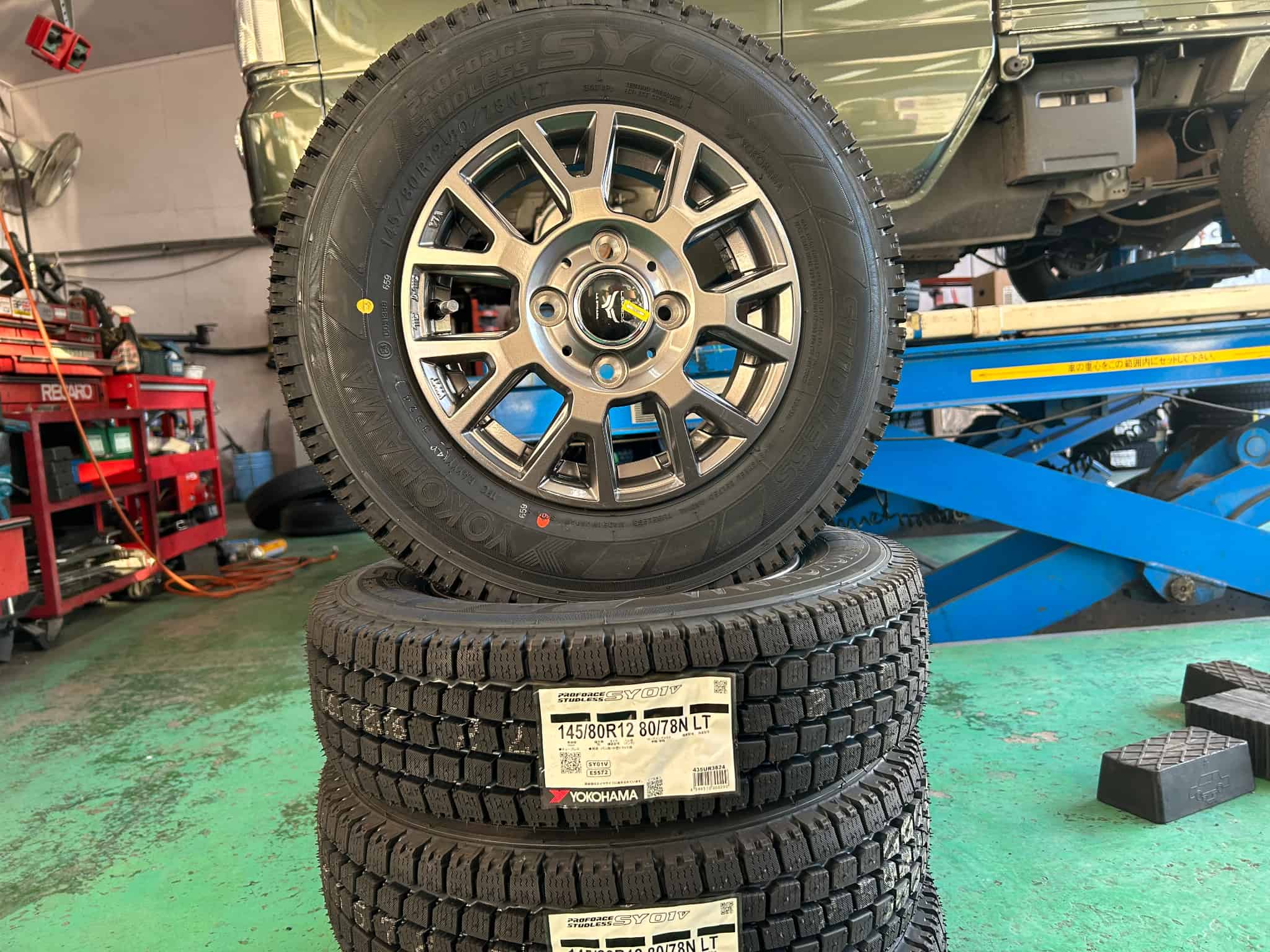 働く車のスタッドレス＋アルミセット　の画像