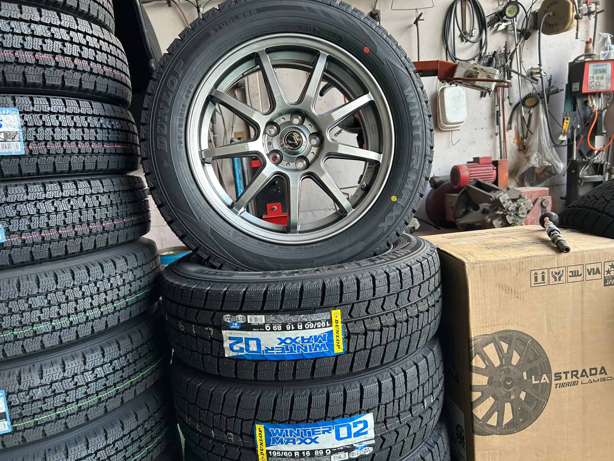 スタッドレス＋アルミセット　ウイッシュへの画像