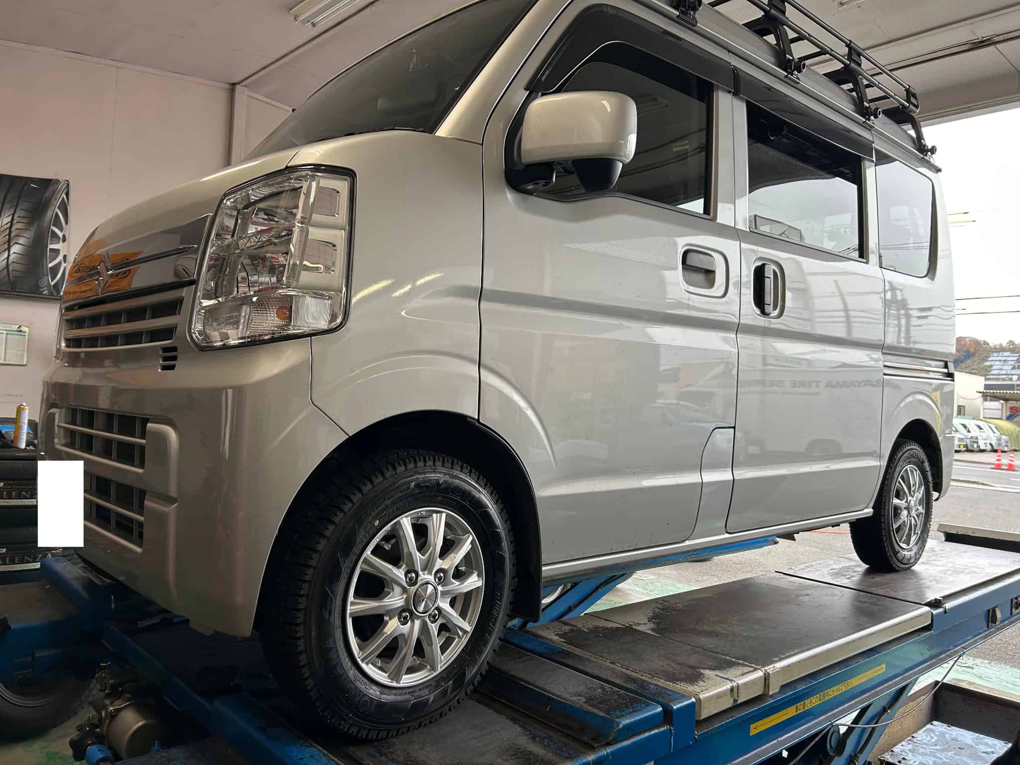 働く車のスタッドレス＋アルミセット　エブリへの画像