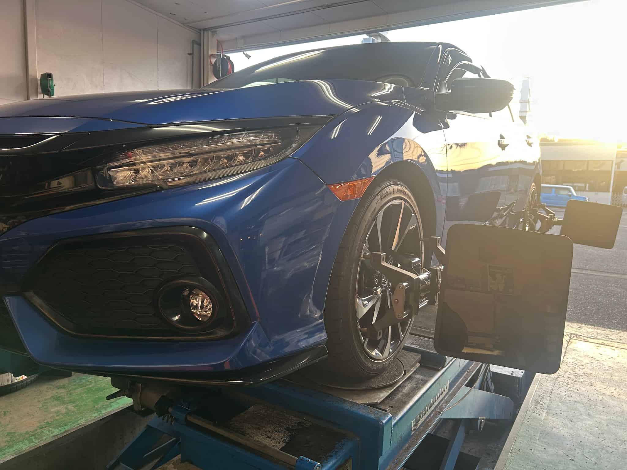 ホンダシビックのアライメント調整の画像