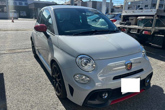 車輌はアバルト595