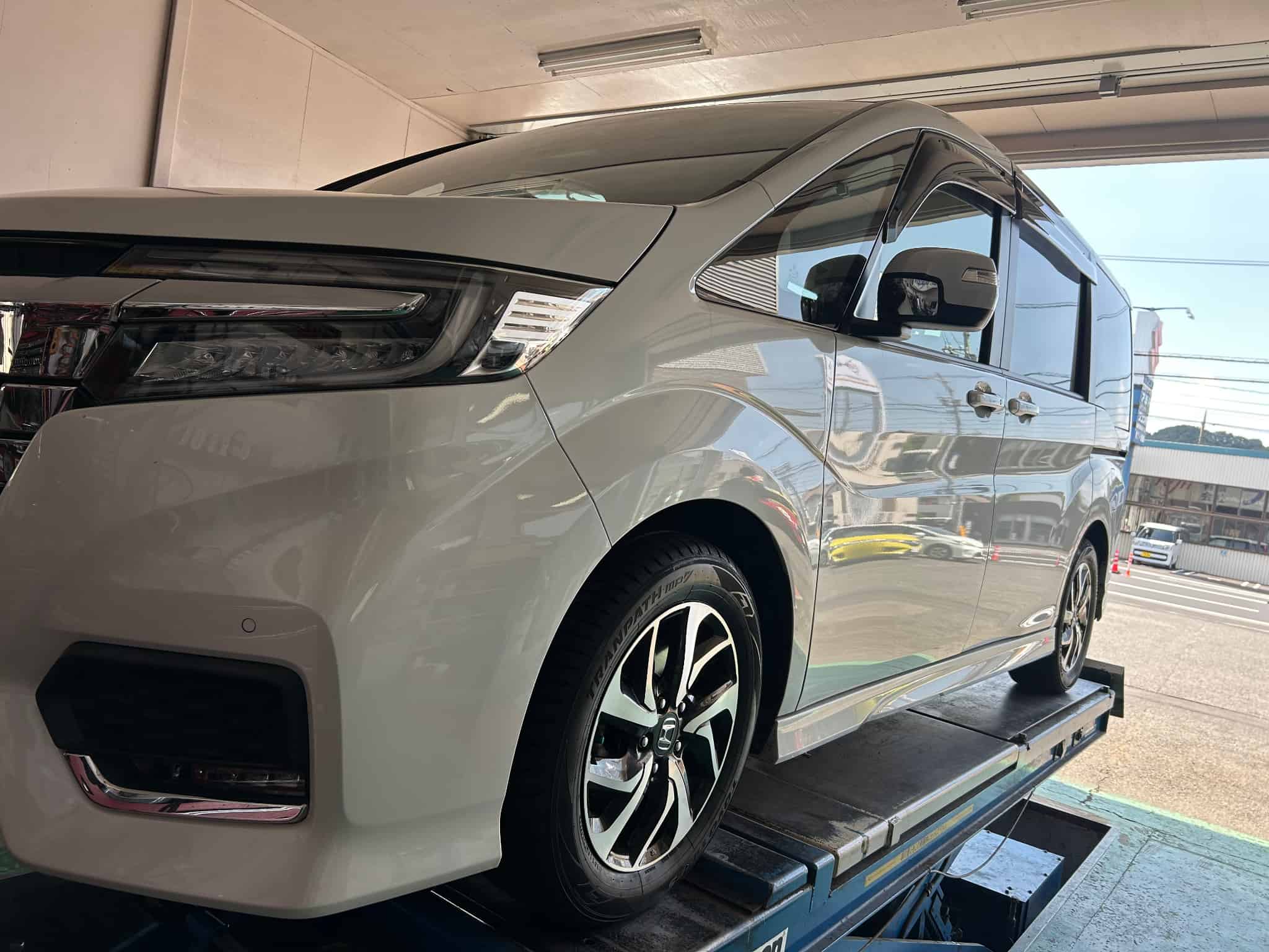 ステップワゴンへ　ミニバン用トランパスの画像