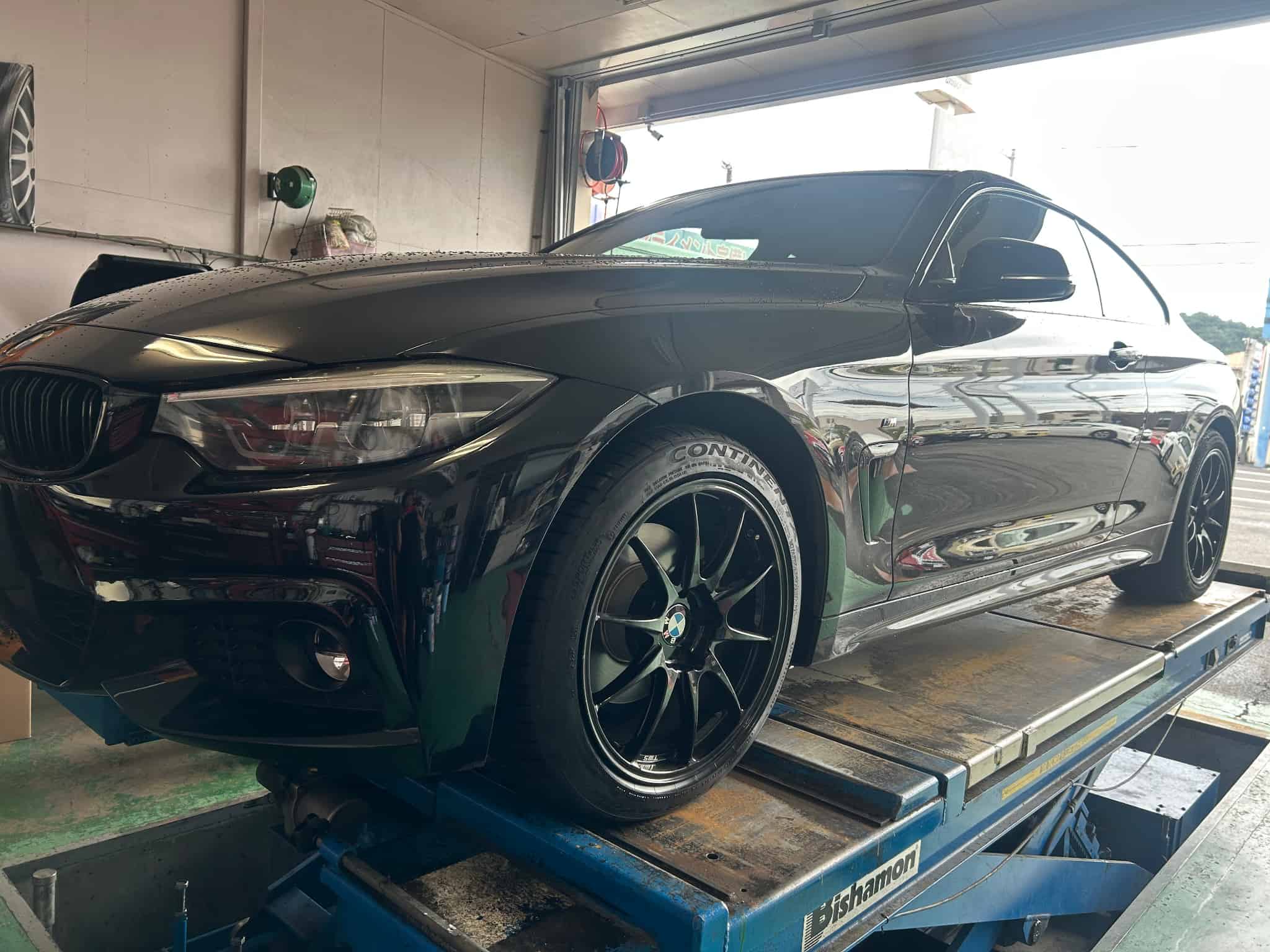 BMWへ　コンチネンタルタイヤの画像