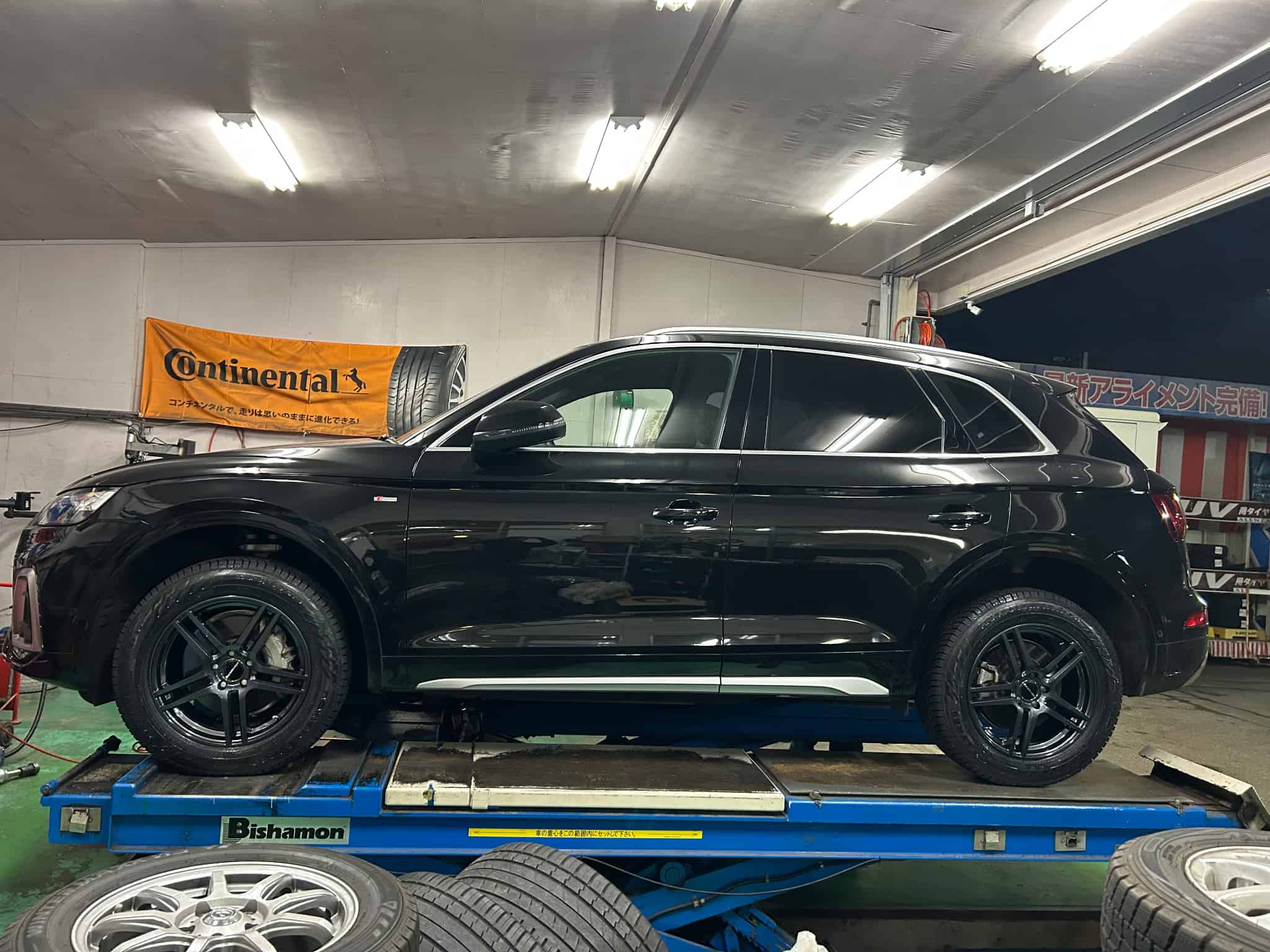 アウデイQ5へ　18インチスタッドレス＆アルミセットの画像