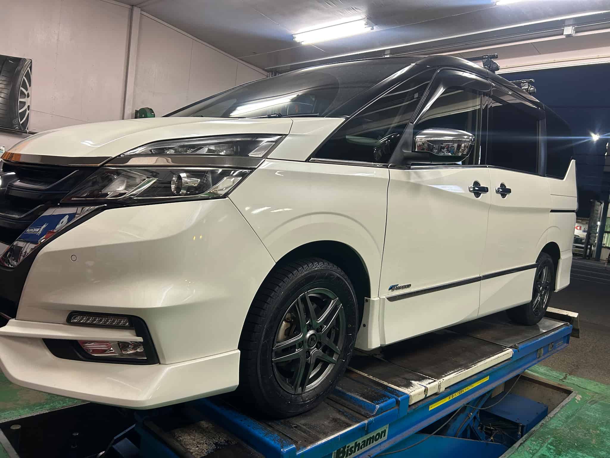 セレナへ　オブザーブGIZ3　スタッドレスの画像