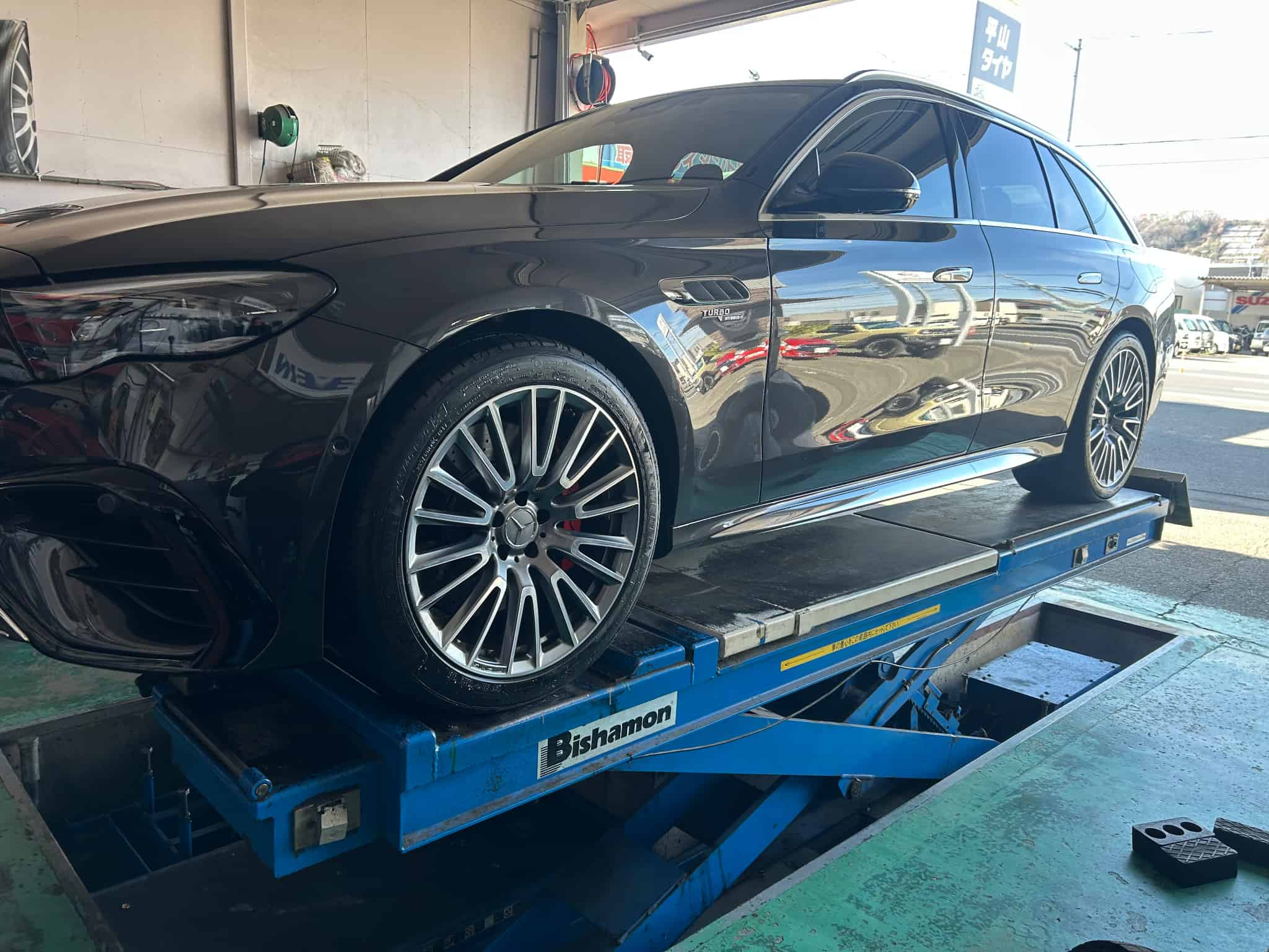 メルセデスベンツへ　20インチ　オールシーズンタイヤの画像