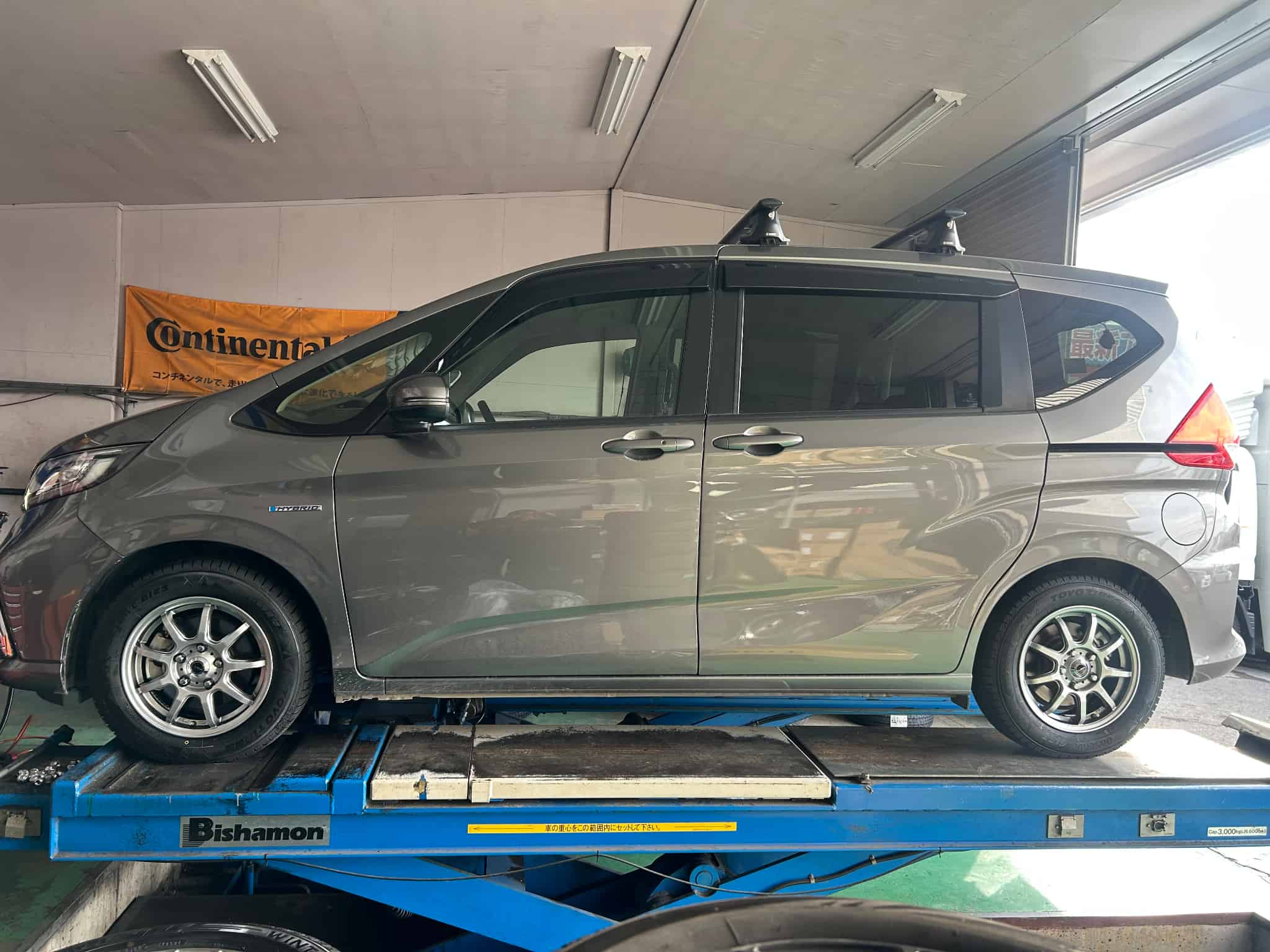 フリードへ　トーヨーGIZ3スタッドレス＆アルミセットの画像