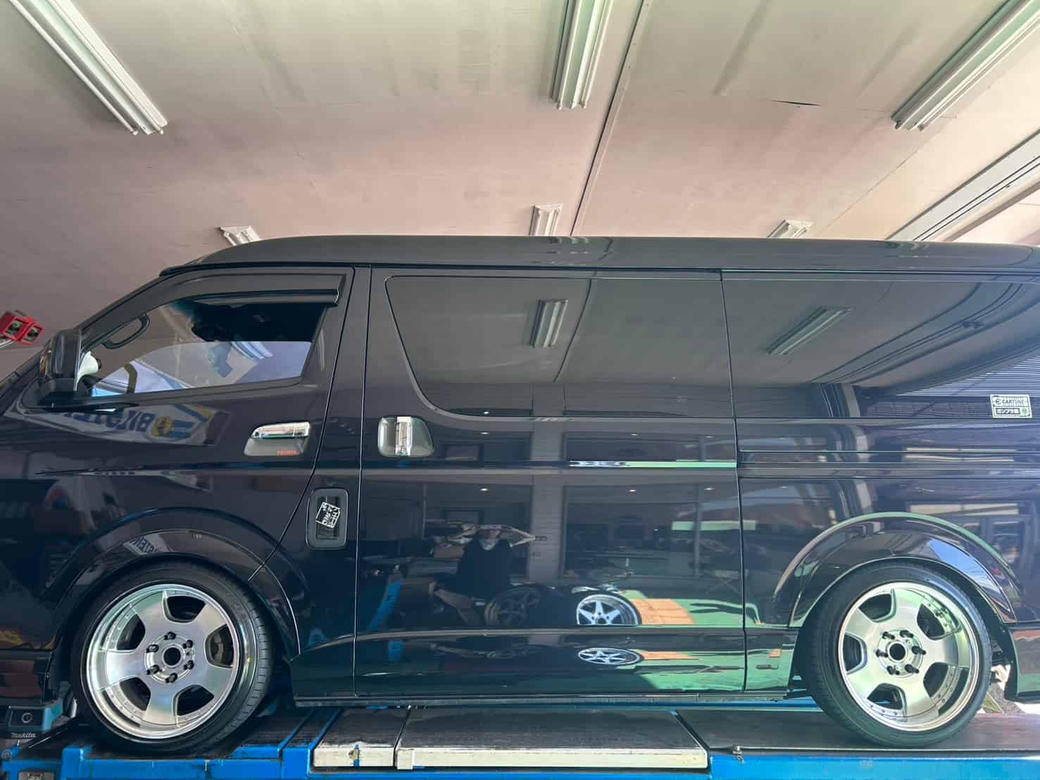 ハイエースへ　ブリヂストンのRVタイヤの画像