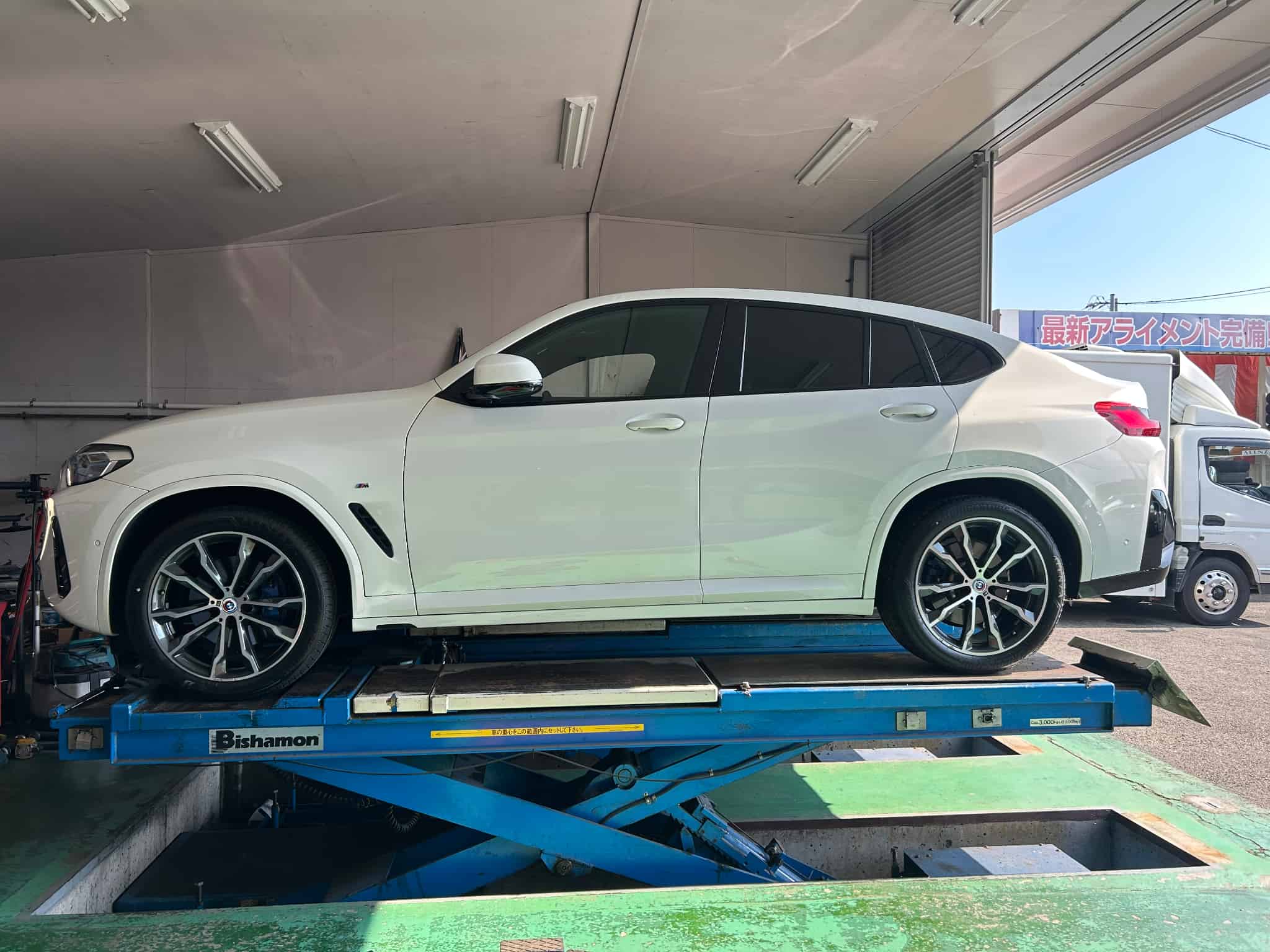 BMW X4へ　ブリヂストンのランフラットタイヤ　BMW承認モデルの画像