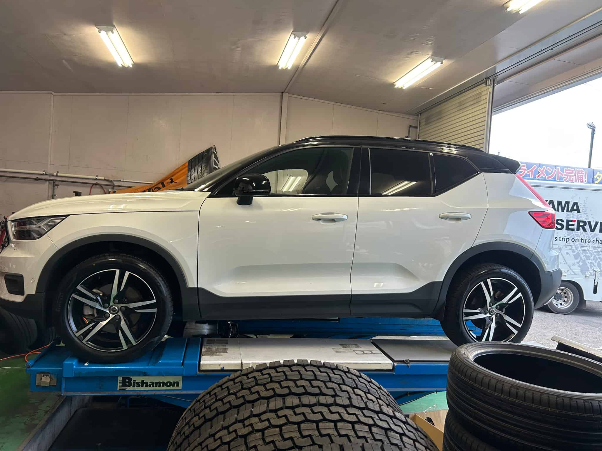 ボルボXC40へ　ピレリタイヤ　P-ZEROの画像